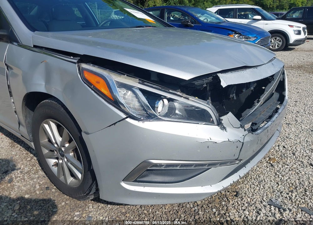2015 HYUNDAI SONATA SE VIN: 5NPE24AF6FH019223