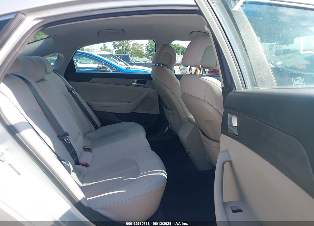 2015 HYUNDAI SONATA SE VIN: 5NPE24AF6FH019223