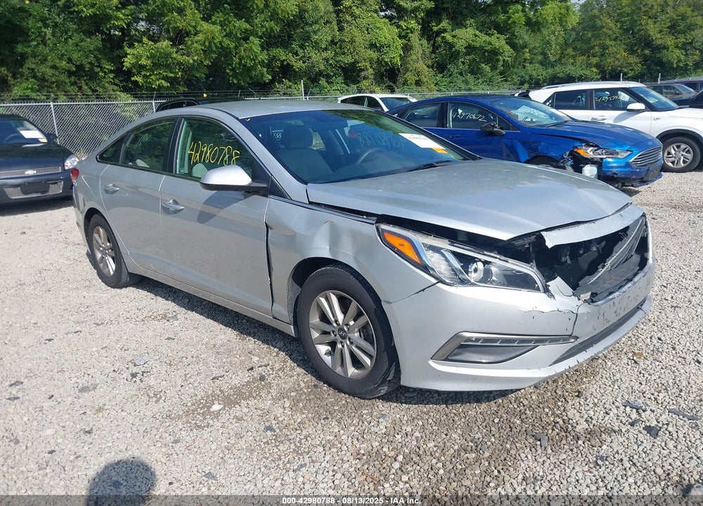 2015 HYUNDAI SONATA SE VIN: 5NPE24AF6FH019223