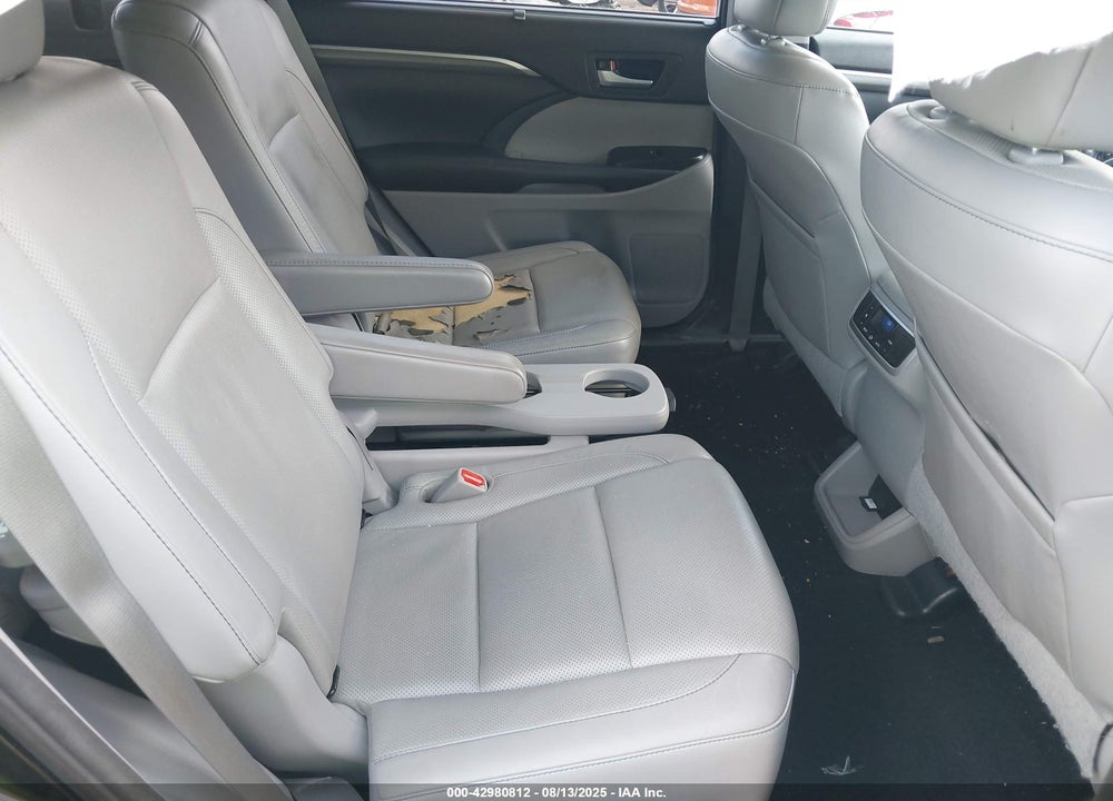 2017 TOYOTA HIGHLANDER LIMITED VIN: 5TDYZRFH6HS228670