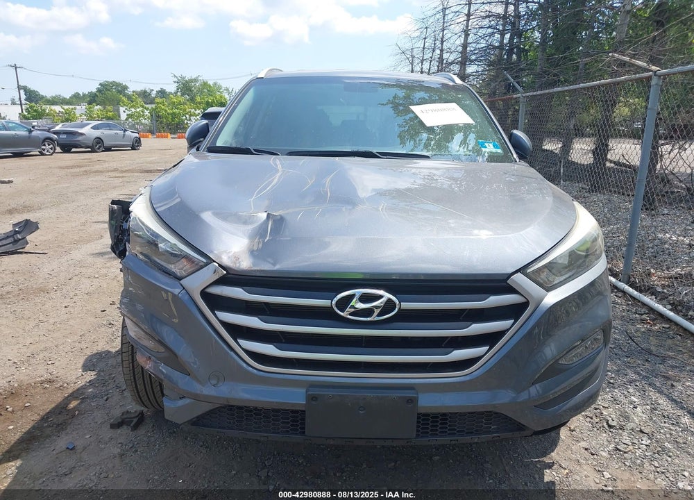 2018 HYUNDAI TUCSON VIN: KM8J3CA42JU632132