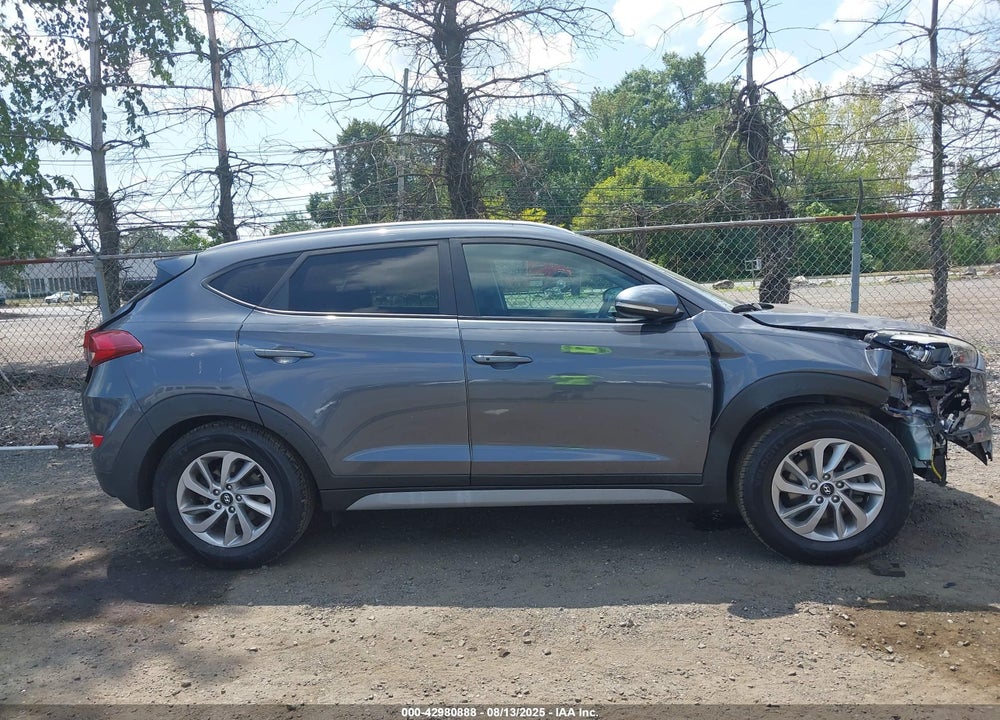 2018 HYUNDAI TUCSON VIN: KM8J3CA42JU632132