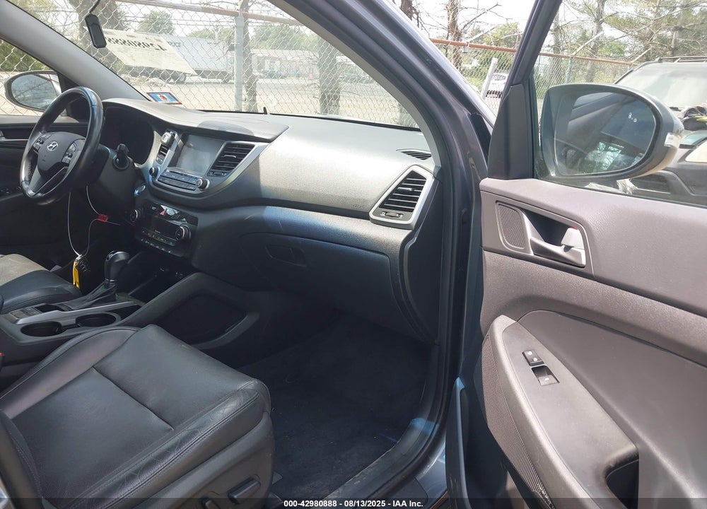 2018 HYUNDAI TUCSON VIN: KM8J3CA42JU632132