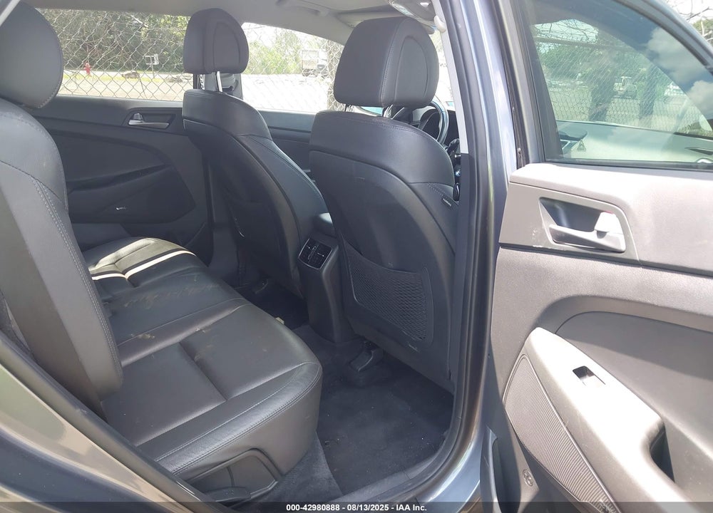 2018 HYUNDAI TUCSON VIN: KM8J3CA42JU632132