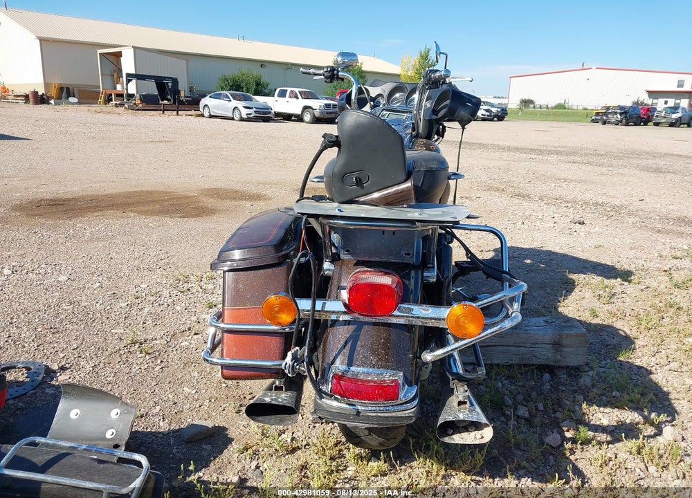 2011 HARLEY-DAVIDSON FLHTCU VIN: 1HD1FC41XBB608119