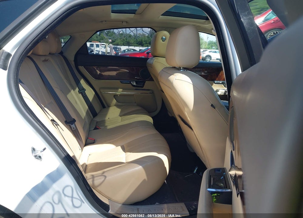 2013 JAGUAR XJ SERIES VIN: SAJWJ1CD5D8V51769