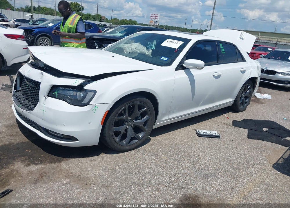2023 CHRYSLER 300 VIN: 2C3CCABG2PH514110