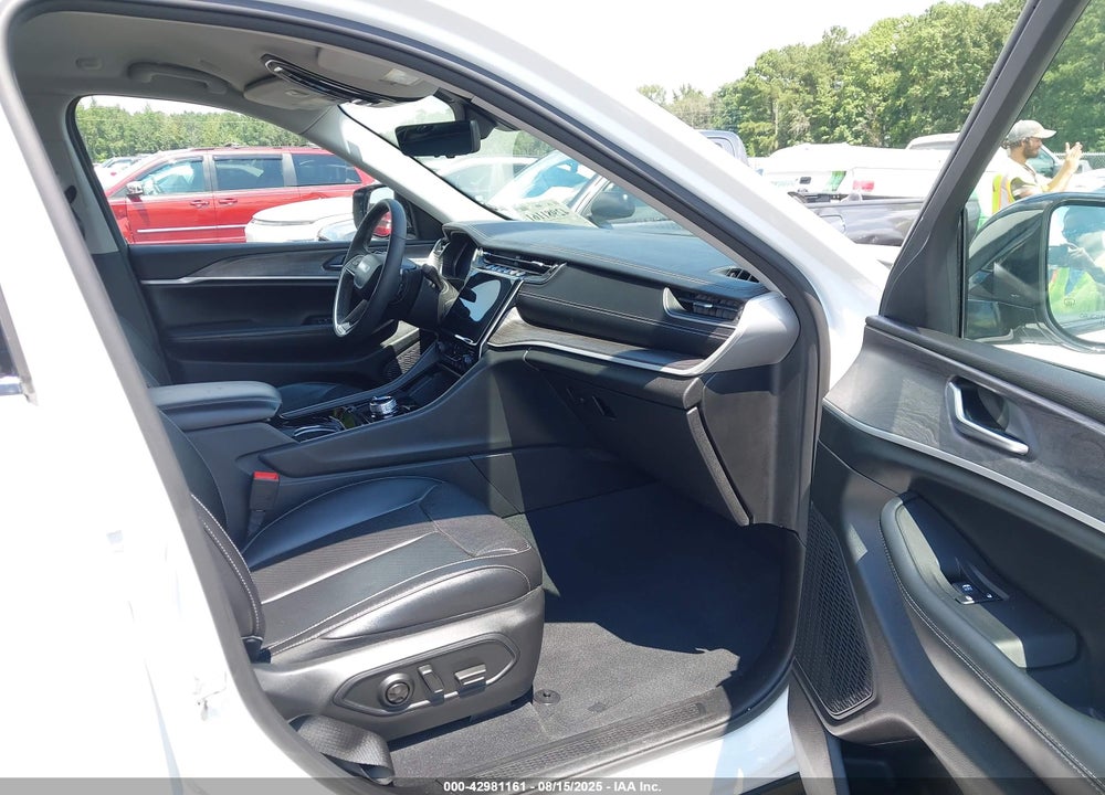 2023 JEEP GRAND CHEROKEE VIN: 1C4RJHBGXPC518896