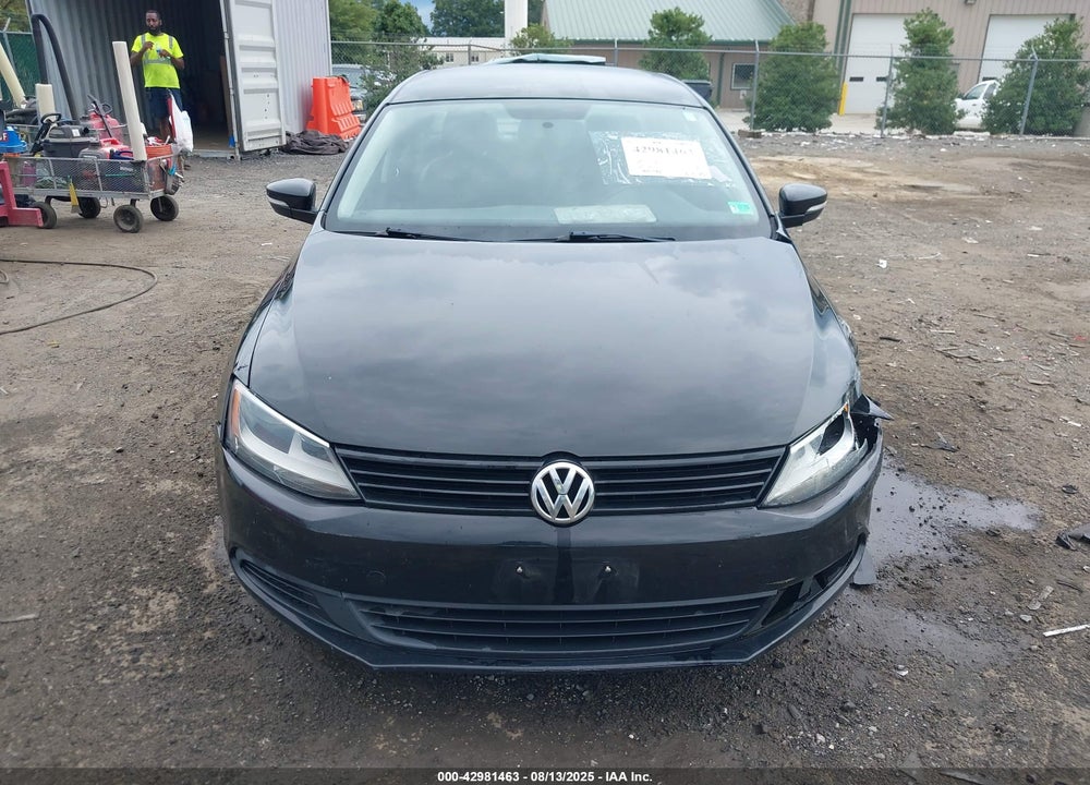 2011 VOLKSWAGEN JETTA 2.5L SE VIN: 3VWDZ7AJ2BM323101