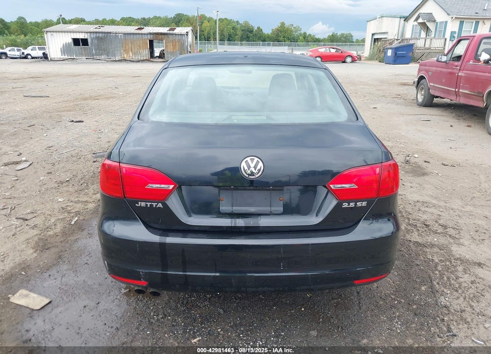 2011 VOLKSWAGEN JETTA 2.5L SE VIN: 3VWDZ7AJ2BM323101