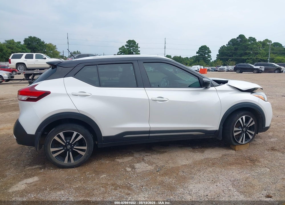 2019 NISSAN KICKS SR VIN: 3N1CP5CU3KL538351