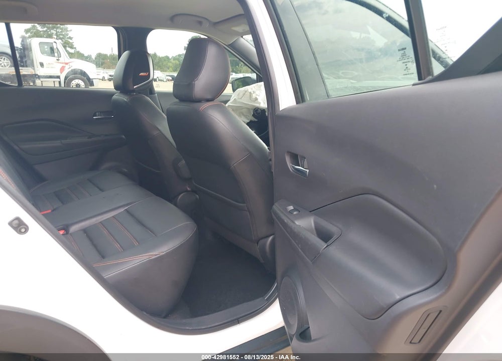 2019 NISSAN KICKS SR VIN: 3N1CP5CU3KL538351
