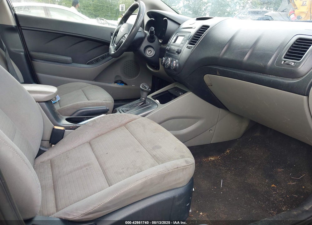 2015 KIA FORTE VIN: KNAFX4A68F5268643