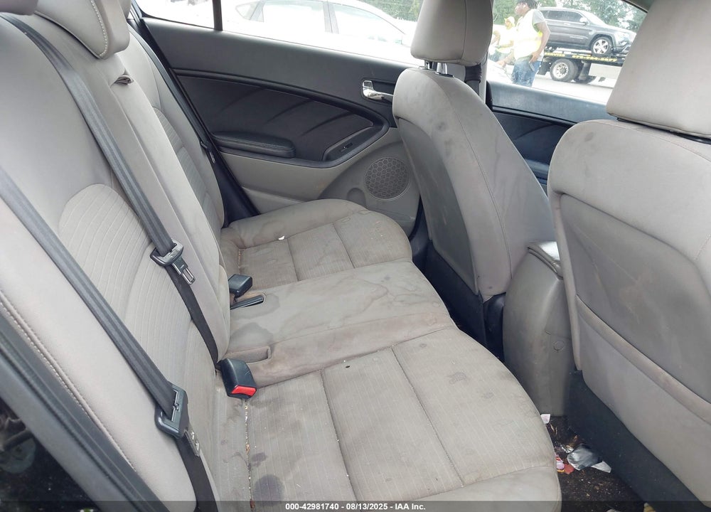 2015 KIA FORTE VIN: KNAFX4A68F5268643