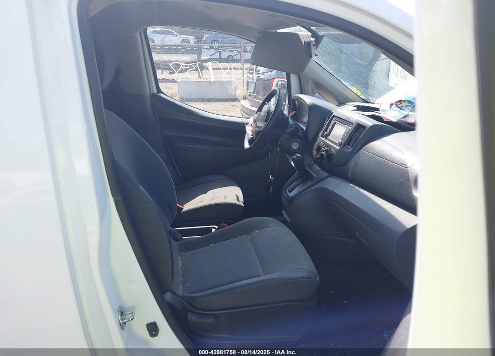 2017 NISSAN NV200 SV VIN: 3N6CM0KN8HK713465