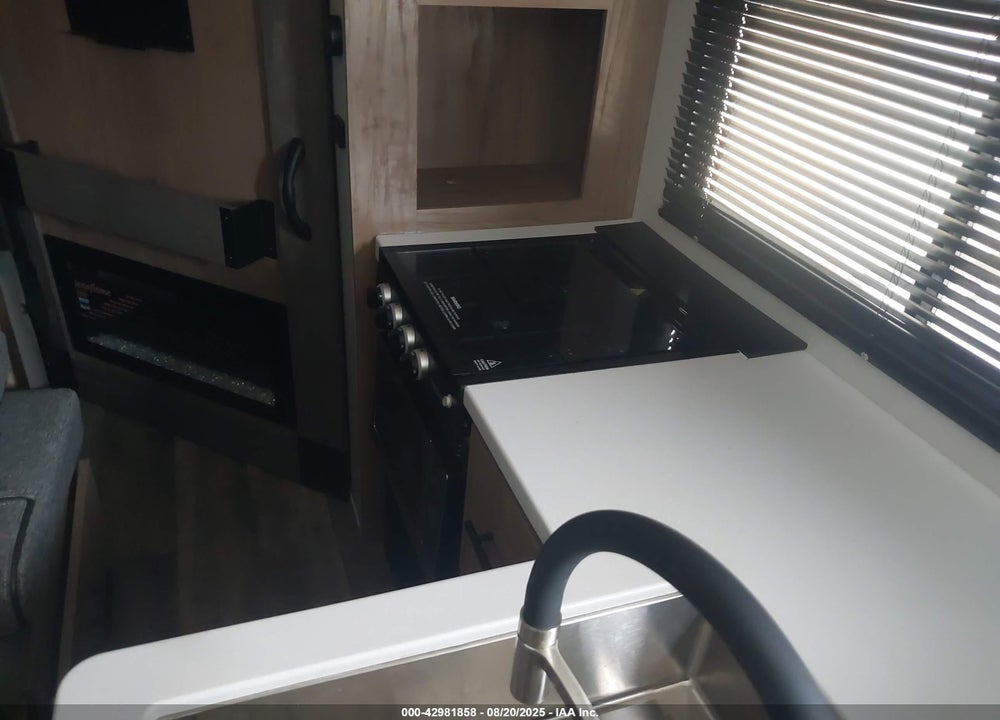 2024 FOREST RIVER CAMP VIN: 5ZT2CRMB5RF078251
