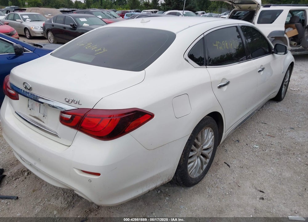 2015 INFINITI Q70 VIN: JN1BY1PP7FM600139