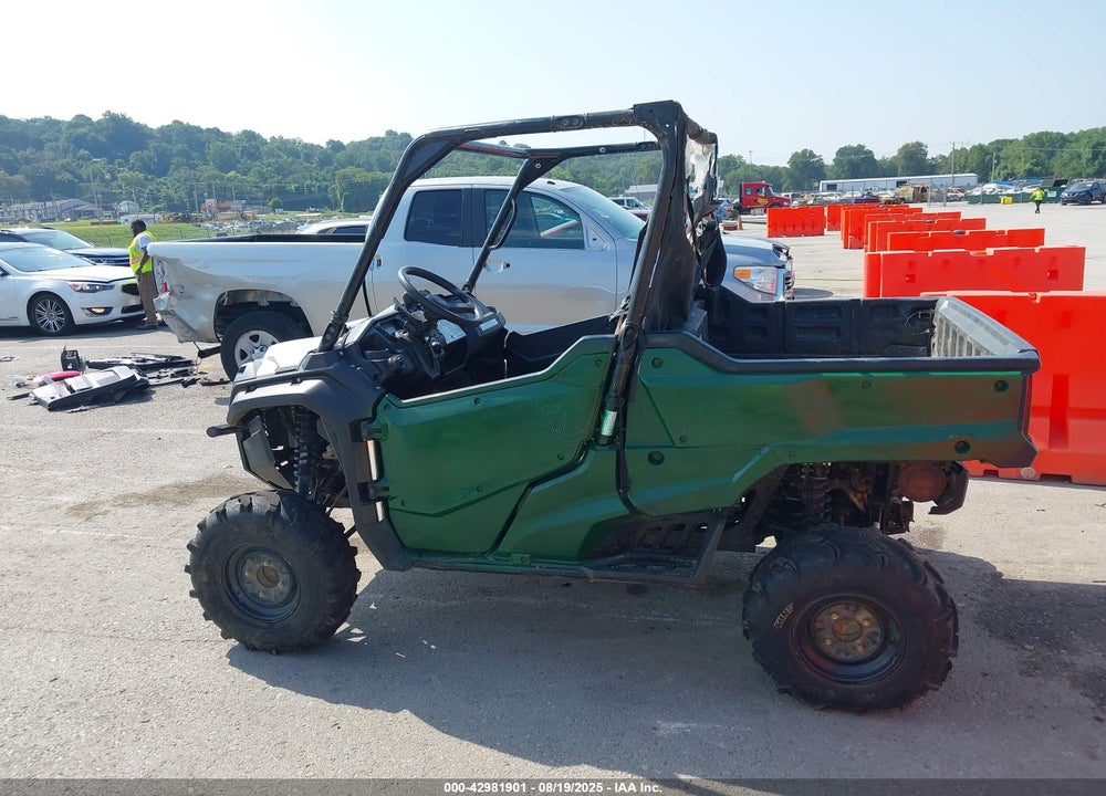 2016 HONDA SXS1000 M3 VIN: 1HFVE04A8G4005613