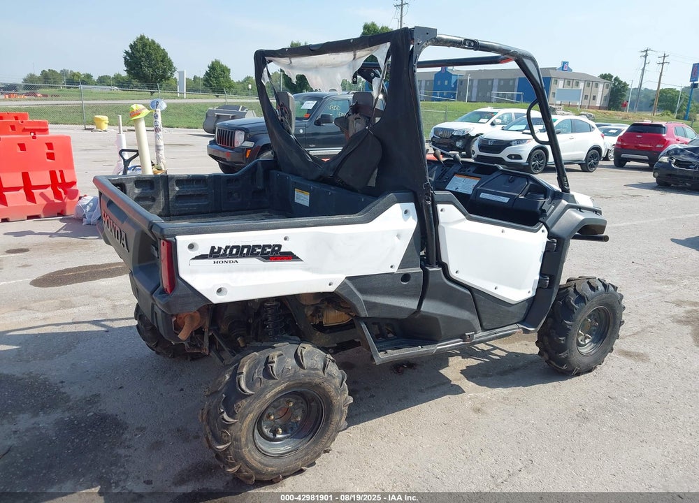 2016 HONDA SXS1000 M3 VIN: 1HFVE04A8G4005613
