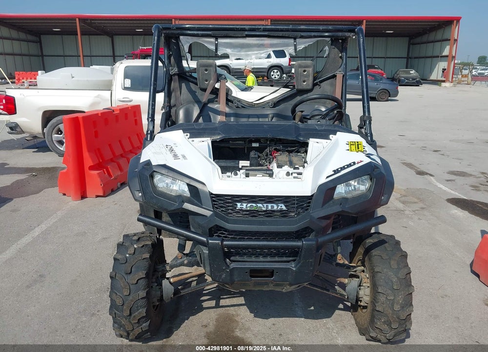 2016 HONDA SXS1000 M3 VIN: 1HFVE04A8G4005613