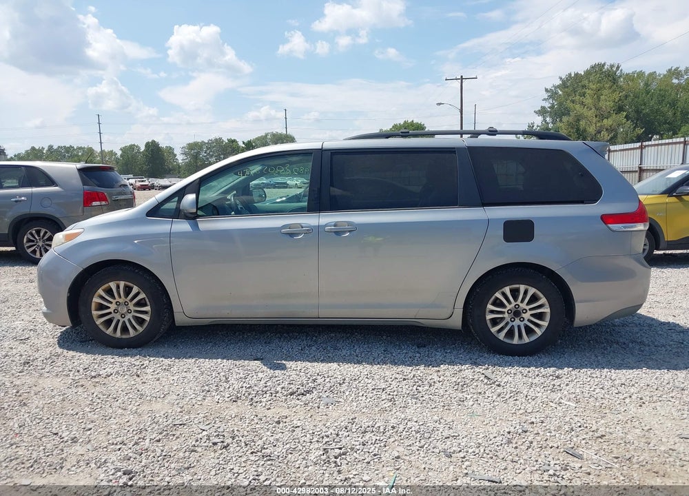 2011 TOYOTA SIENNA XLE V6 VIN: 5TDYK3DC8BS146813