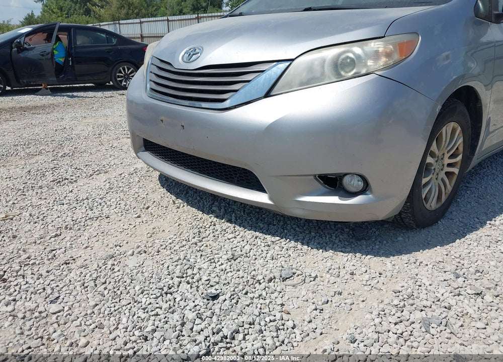 2011 TOYOTA SIENNA XLE V6 VIN: 5TDYK3DC8BS146813