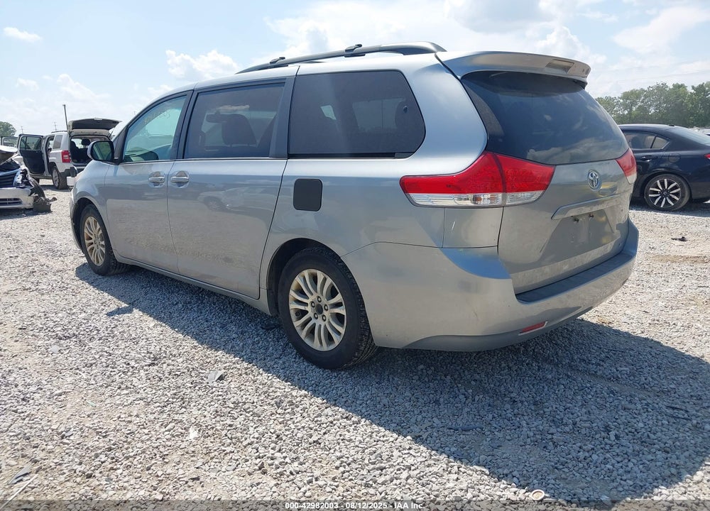 2011 TOYOTA SIENNA XLE V6 VIN: 5TDYK3DC8BS146813