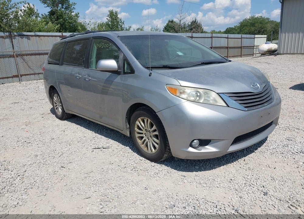 2011 TOYOTA SIENNA XLE V6 VIN: 5TDYK3DC8BS146813
