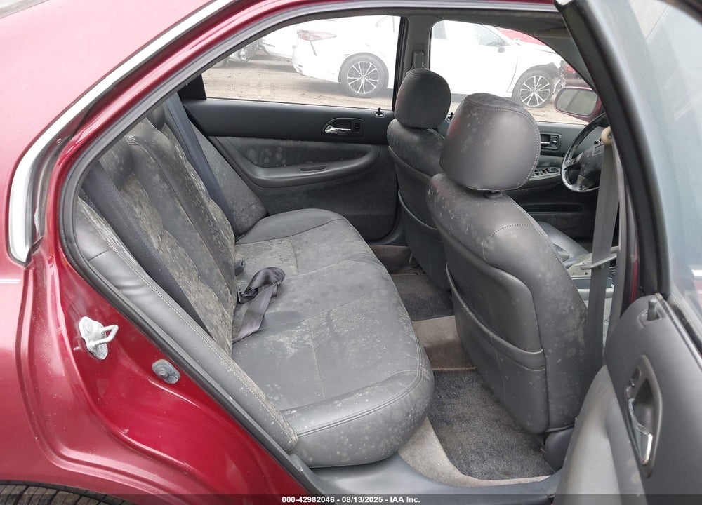1995 HONDA ACCORD EX VIN: 1HGCD5663SA066292