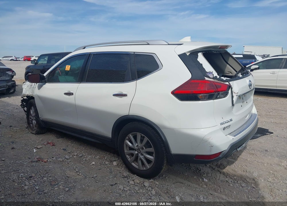 2017 NISSAN ROGUE VIN: KNMAT2MT6HP601069