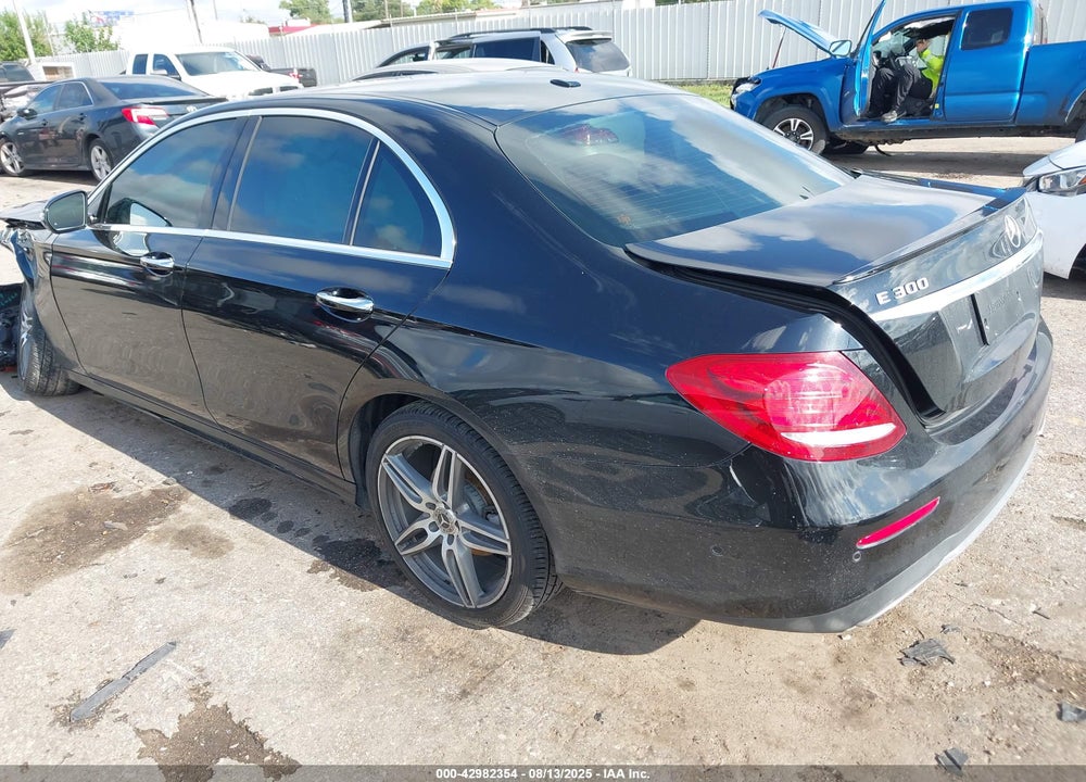 2017 MERCEDES-BENZ E-CLASS VIN: WDDZF4JB4HA100059