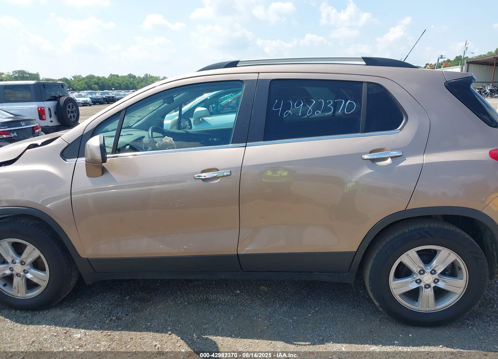 2018 CHEVROLET TRAX VIN: 3GNCJLSB3JL270085