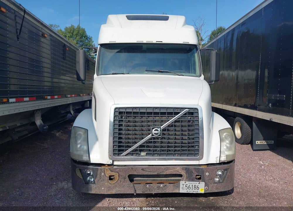 2011 VOLVO VN VNL VIN: 4V4NC9EJ4BN299358