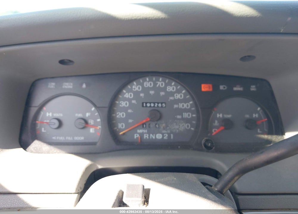2004 MERCURY GRAND MARQUIS GS VIN: 2MEFM74W84X687773