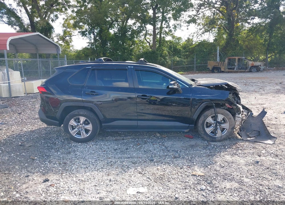 2022 TOYOTA RAV4 VIN: 2T3W1RFV1NC198199