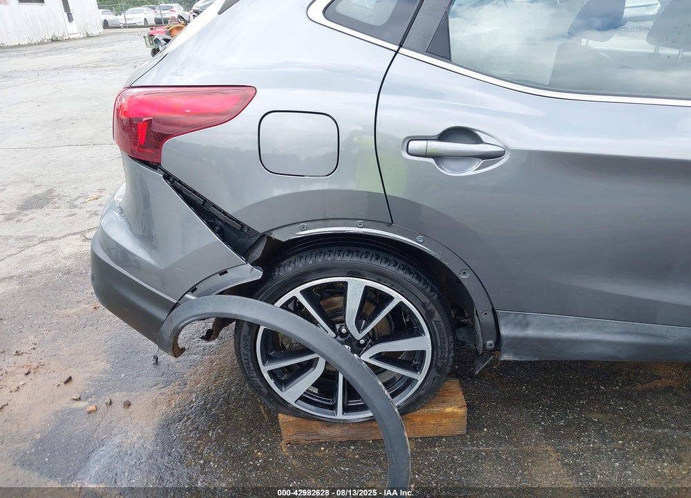 2019 NISSAN ROGUE SPORT SL VIN: JN1BJ1CR4KW324996