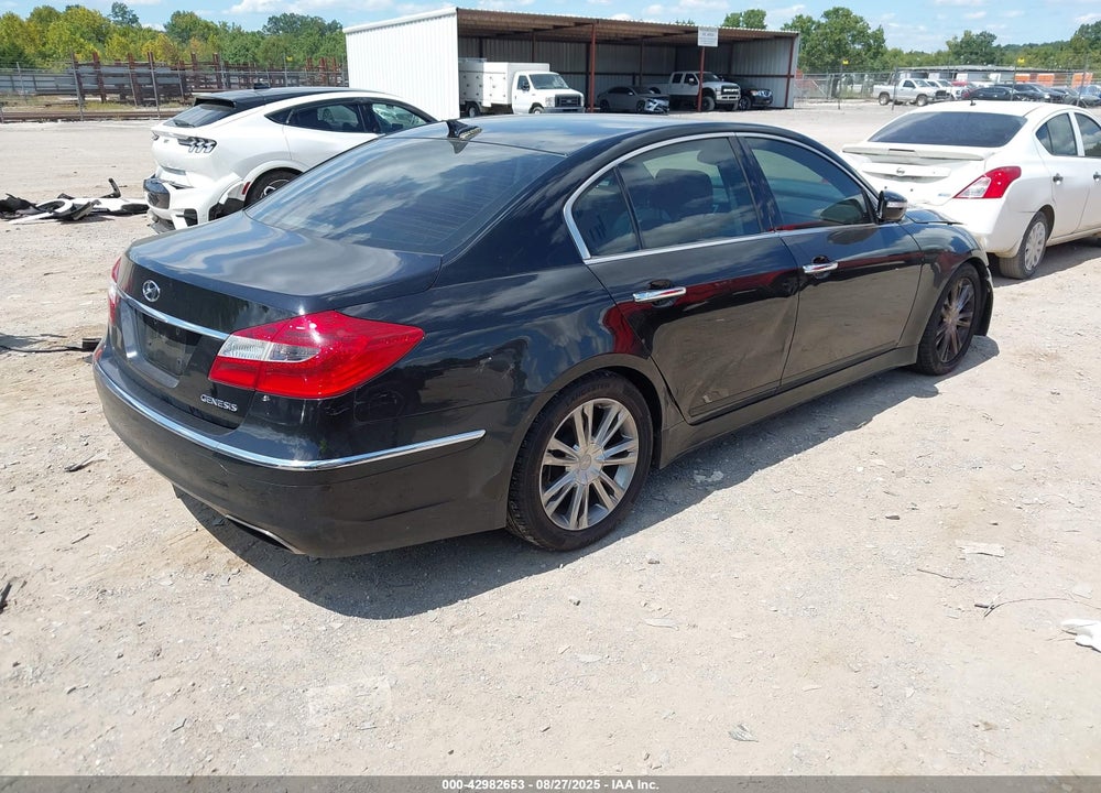 2012 HYUNDAI GENESIS VIN: KMHGC4DD7CU211831
