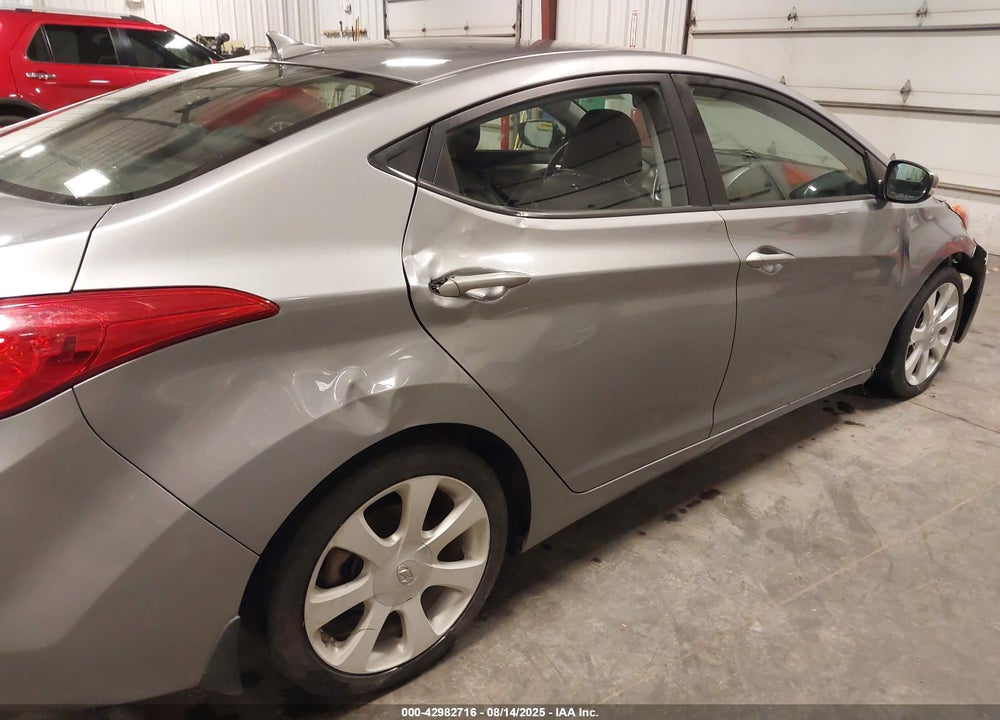 2013 HYUNDAI ELANTRA LIMITED VIN: KMHDH4AE8DU677612