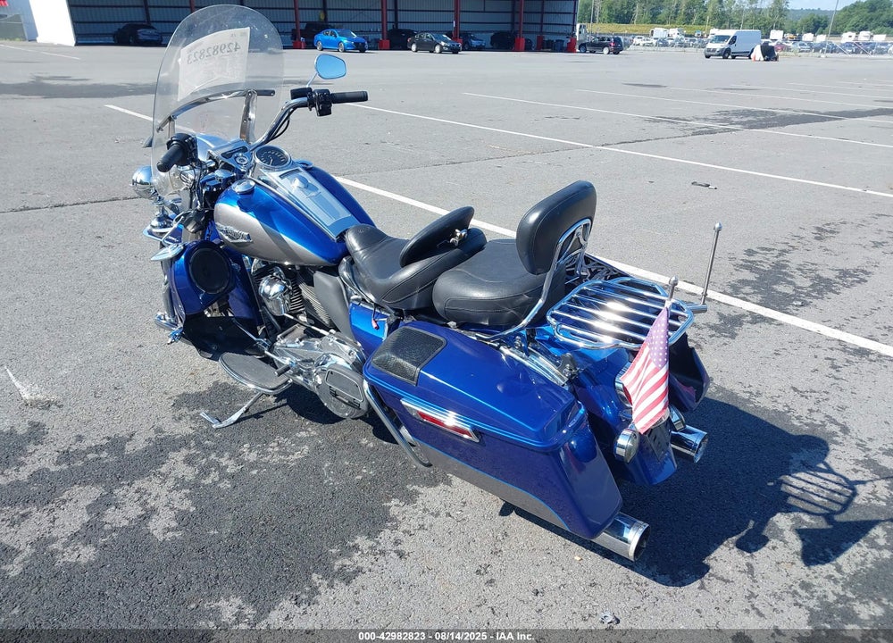 2017 HARLEY-DAVIDSON FLHR VIN: 1HD1FBC19HB607404