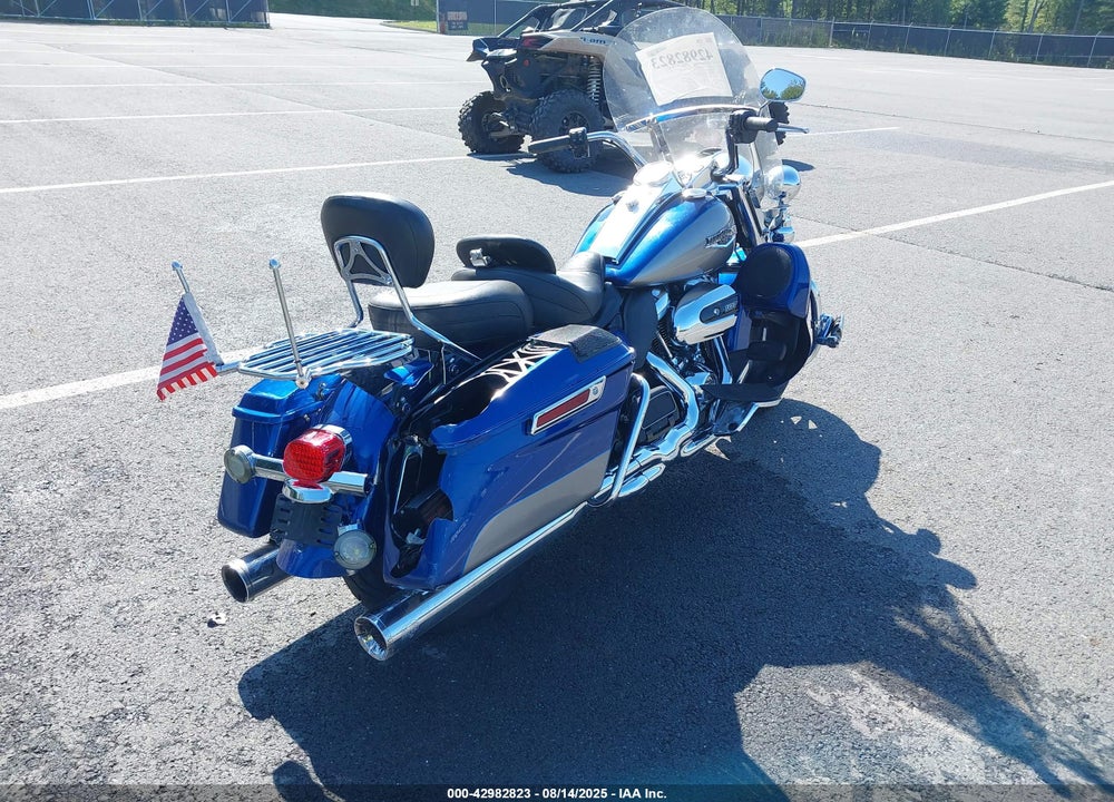 2017 HARLEY-DAVIDSON FLHR VIN: 1HD1FBC19HB607404