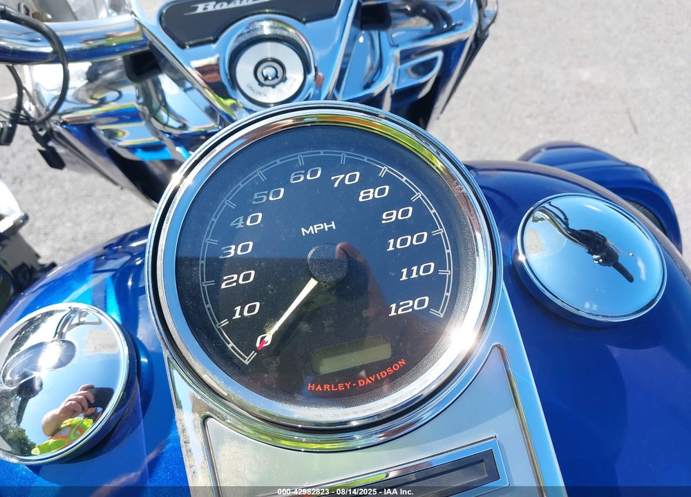 2017 HARLEY-DAVIDSON FLHR VIN: 1HD1FBC19HB607404
