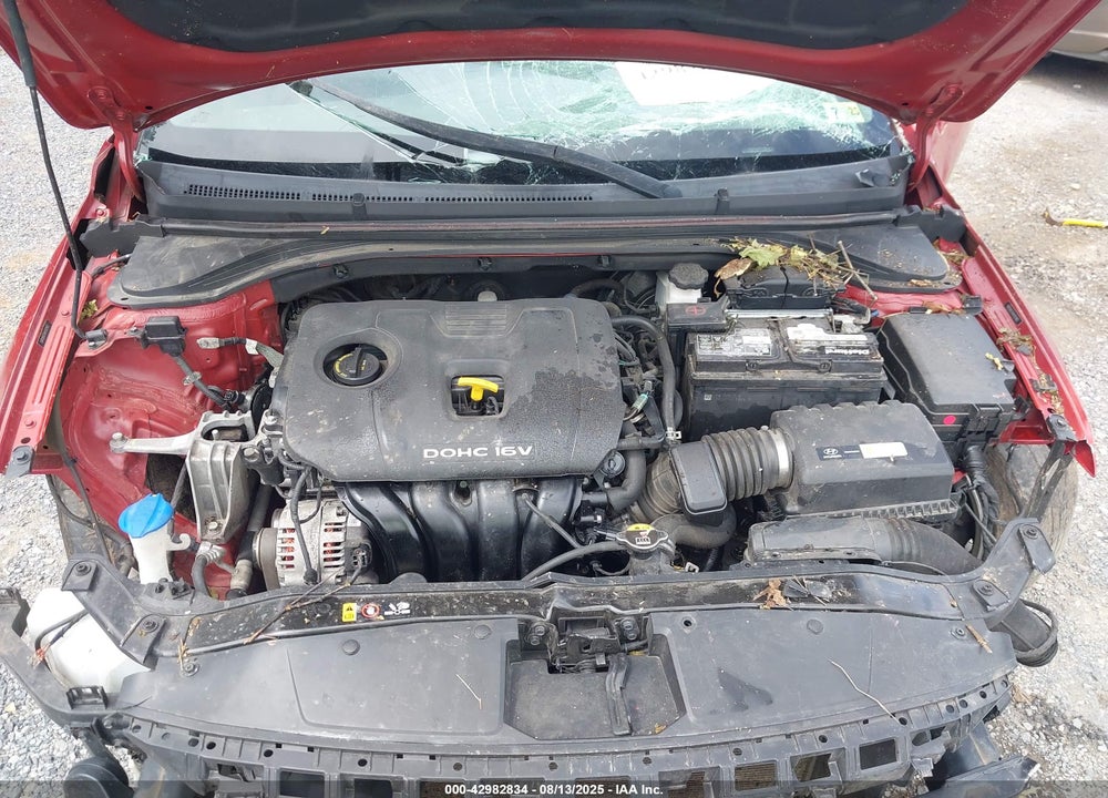 2017 HYUNDAI ELANTRA VIN: 5NPD84LF6HH192993