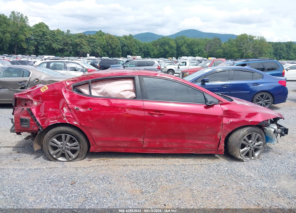 2017 HYUNDAI ELANTRA VIN: 5NPD84LF6HH192993