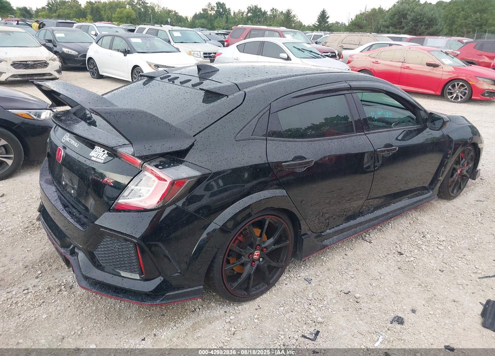 2018 HONDA CIVIC VIN: SHHFK8G77JU204351