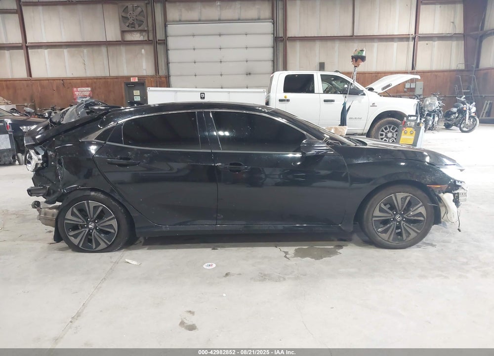 2017 HONDA CIVIC VIN: SHHFK7H56HU405238