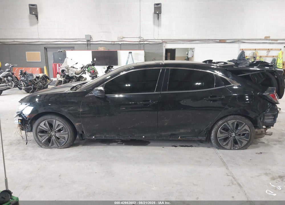 2017 HONDA CIVIC VIN: SHHFK7H56HU405238