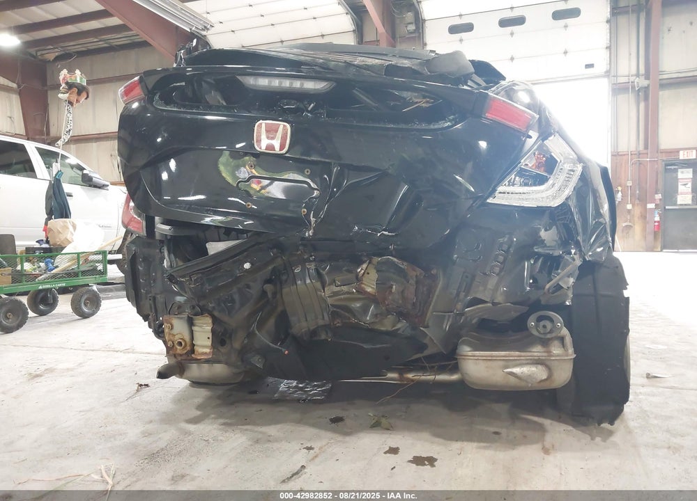 2017 HONDA CIVIC VIN: SHHFK7H56HU405238