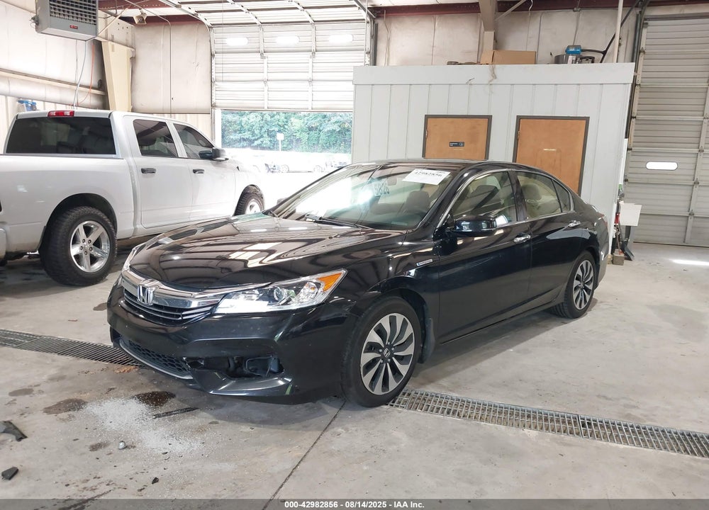 2017 HONDA ACCORD VIN: JHMCR6F56HC028239