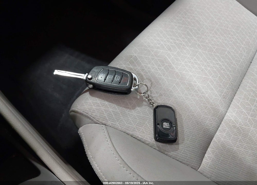 2017 HYUNDAI TUCSON VIN: KM8J3CA49HU382172