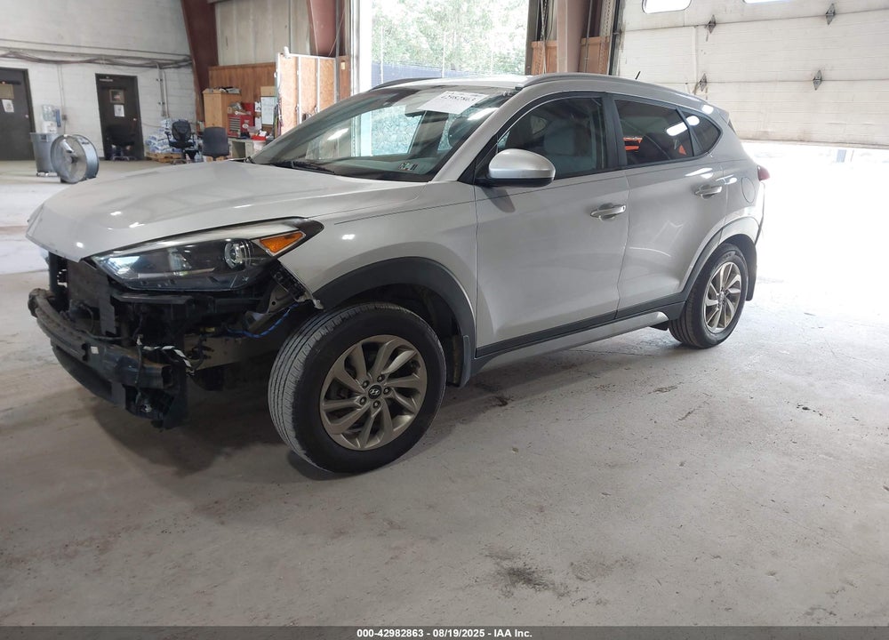 2017 HYUNDAI TUCSON VIN: KM8J3CA49HU382172